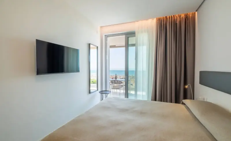 Vista mare dalla camera elegante