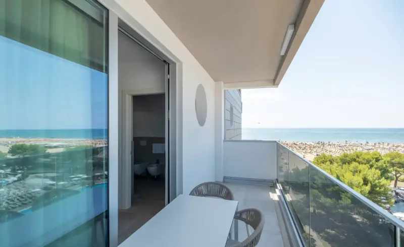 Terrazza panoramica con vista mare.